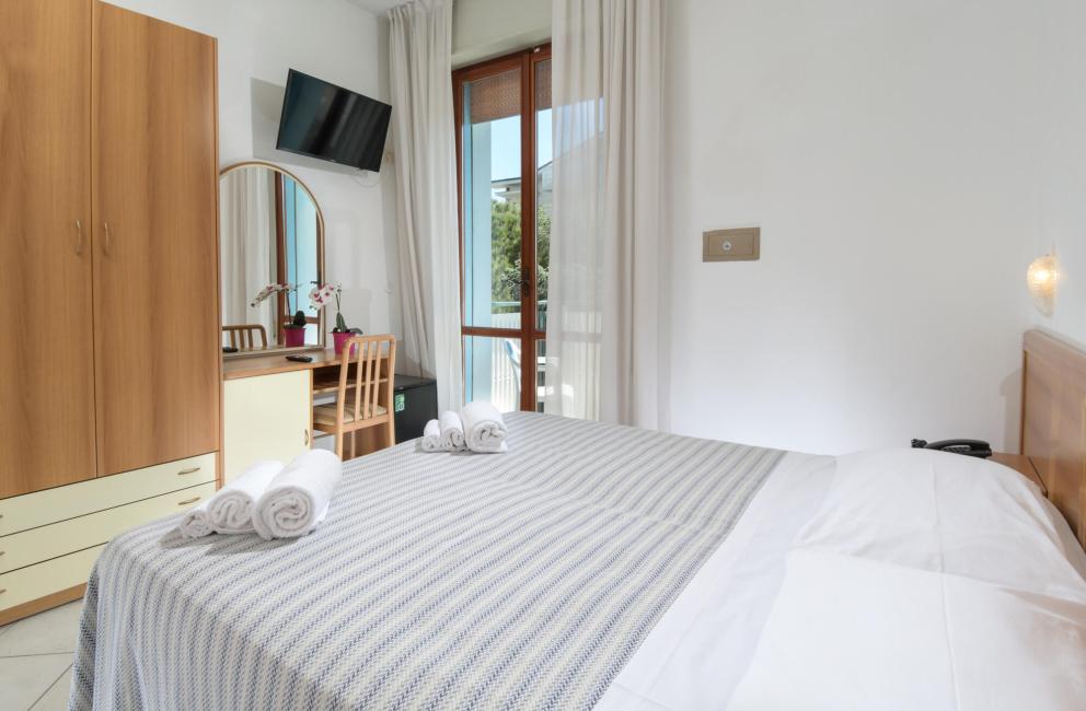 hotelprimulazzurra.unionhotels en offer-spring-long-weekends-in-pinarella-di-cervia-in-3-star-hotel 006